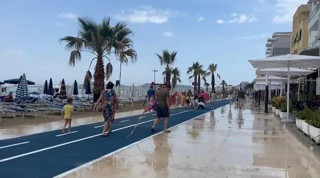 Beach Studio Durres Seaview 0*,